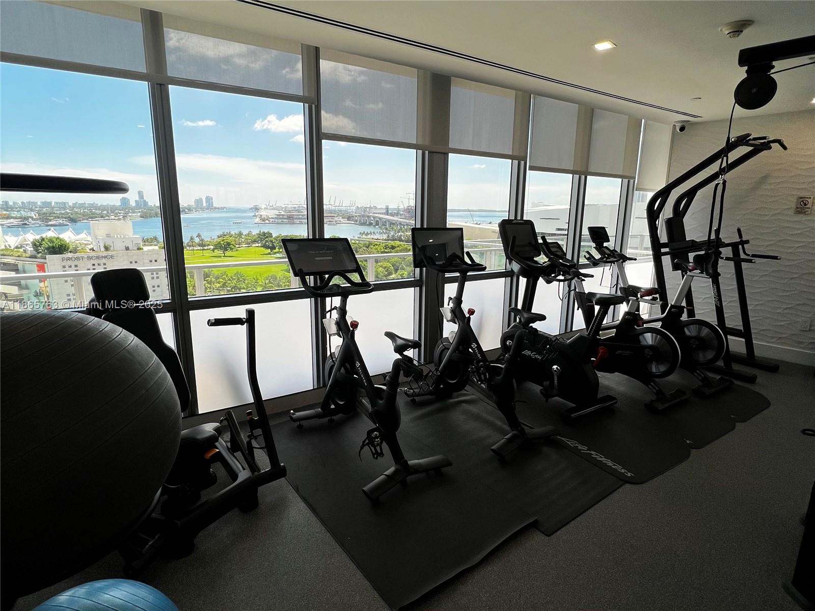 MARQUIS CONDO - Residential