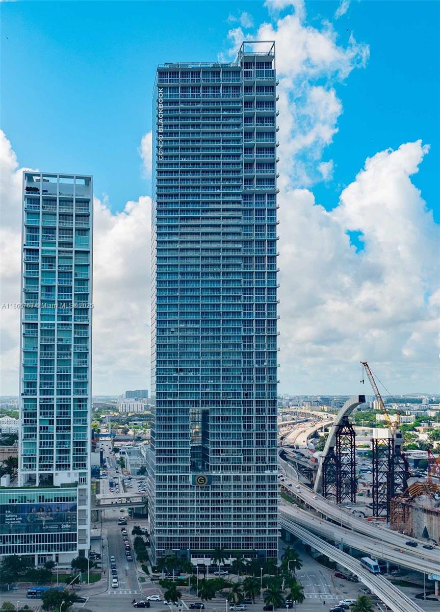 MARQUIS CONDO - Residential