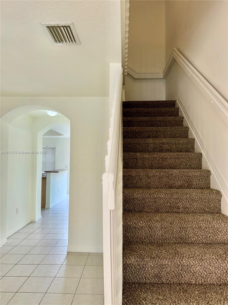 VILLAS AT HARBOR ISLES CO - Residential