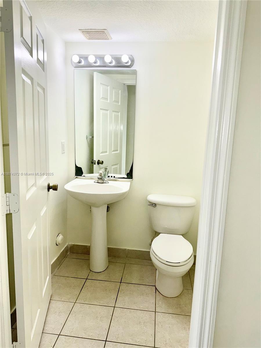 VILLAS AT HARBOR ISLES CO - Residential