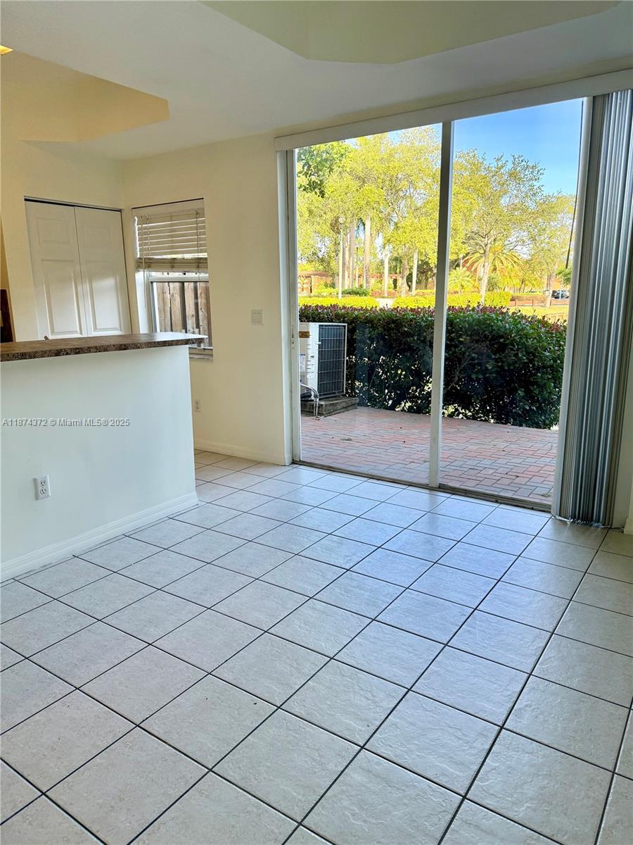 VILLAS AT HARBOR ISLES CO - Residential