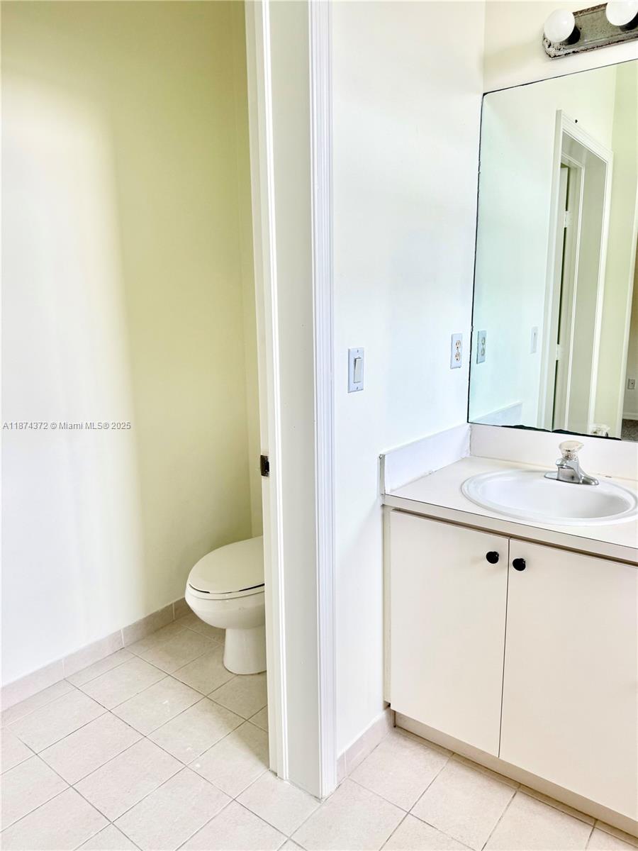 VILLAS AT HARBOR ISLES CO - Residential