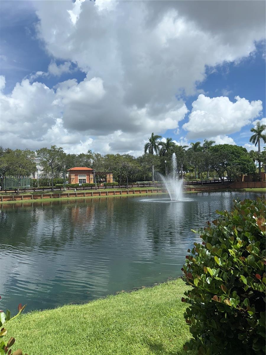 VILLAS AT HARBOR ISLES CO - Residential