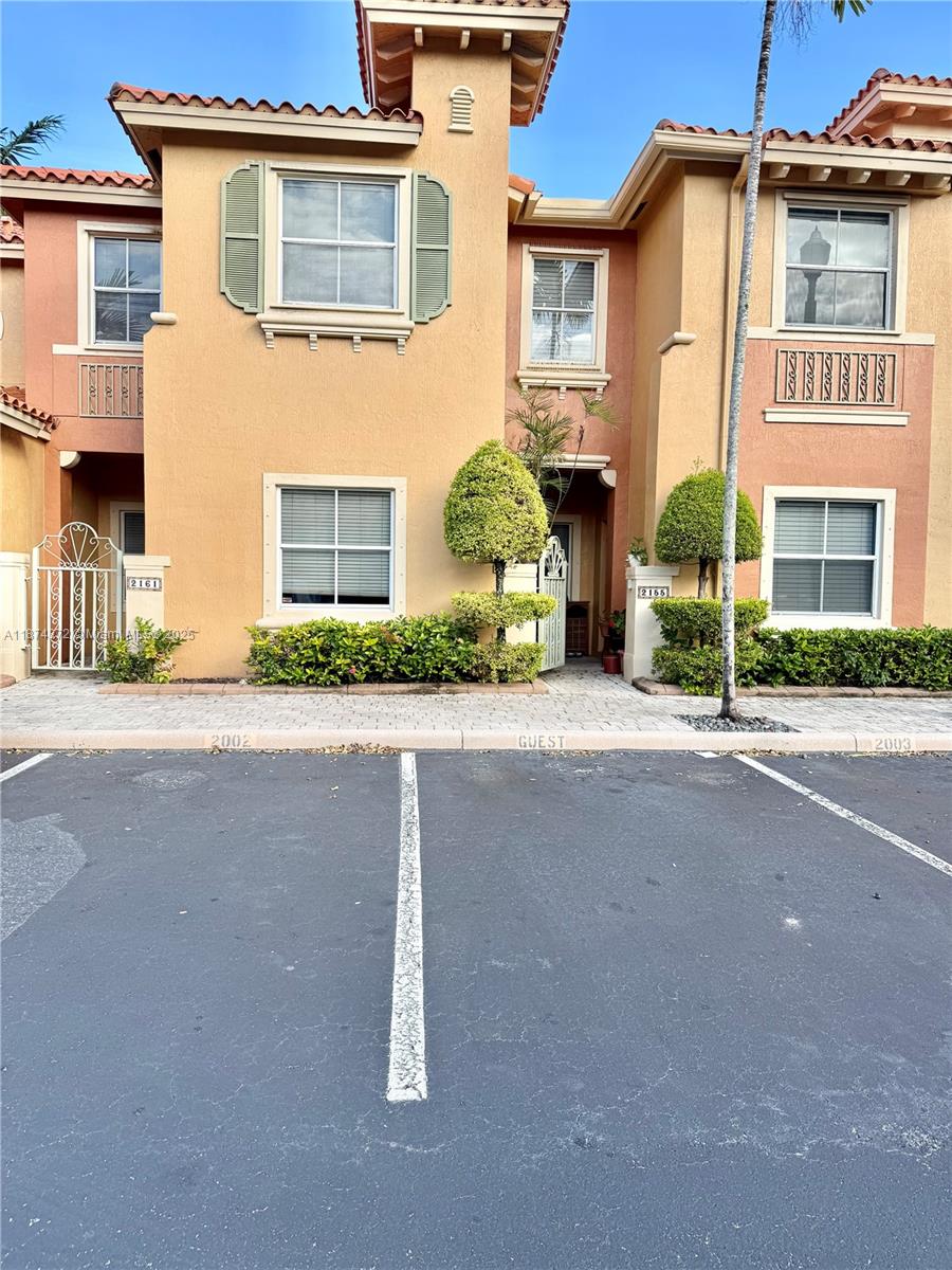 VILLAS AT HARBOR ISLES CO - Residential