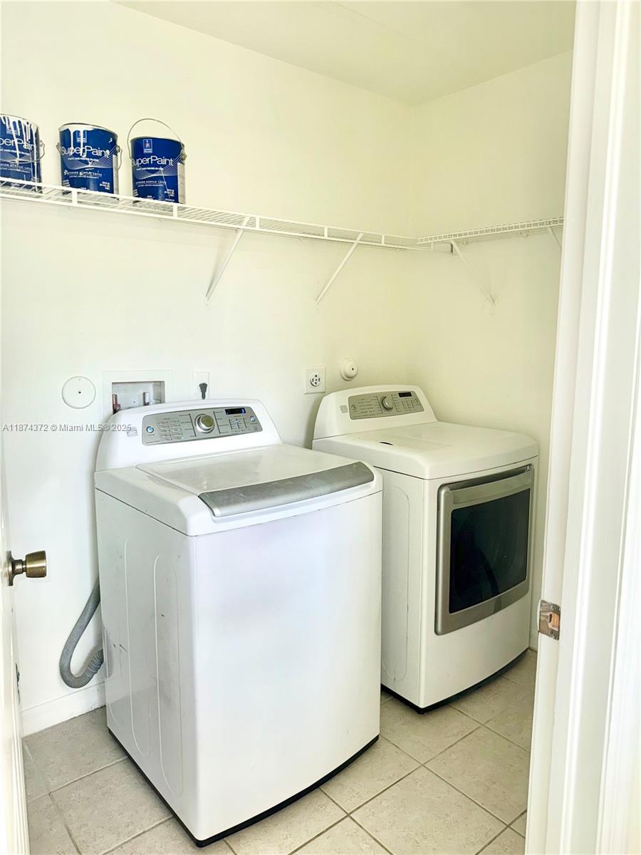 VILLAS AT HARBOR ISLES CO - Residential