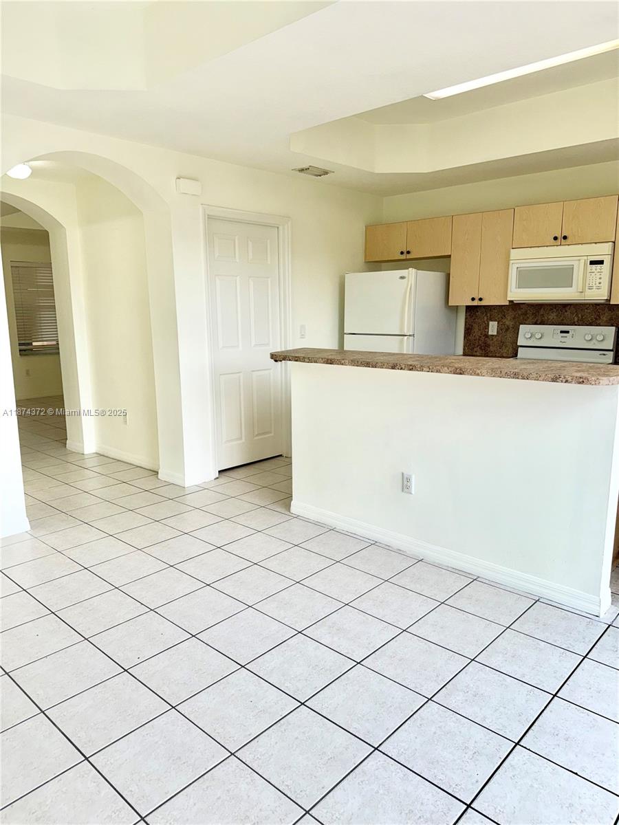 VILLAS AT HARBOR ISLES CO - Residential