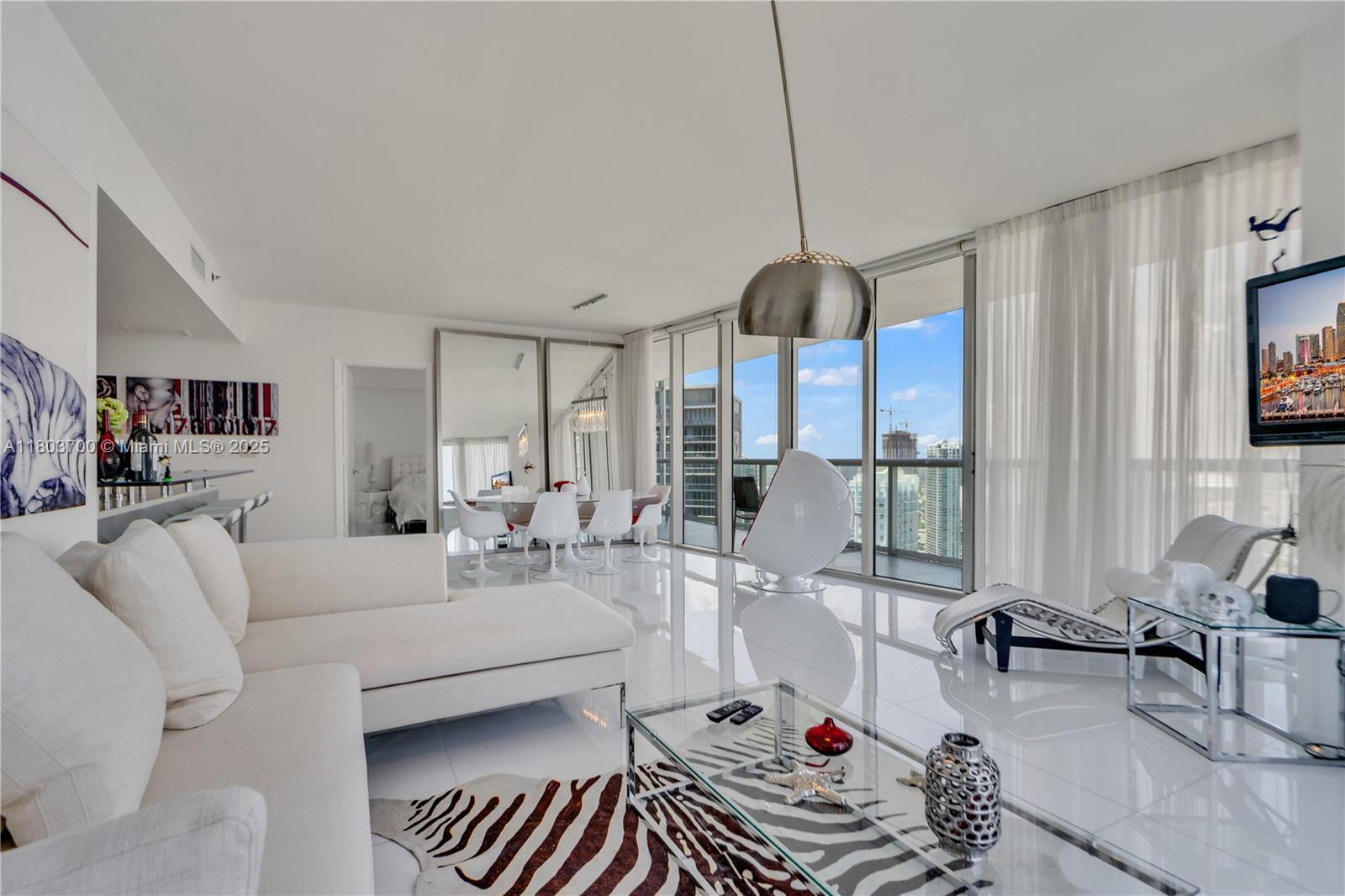 465 Brickell Ave 4702, Miami, Broward County, Florida - 2 Bedrooms  
2 Bathrooms - 