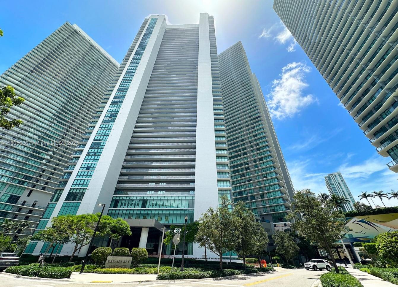 650 Ne 32nd St 4201, Miami, Broward County, Florida - 3 Bedrooms  
4 Bathrooms - 