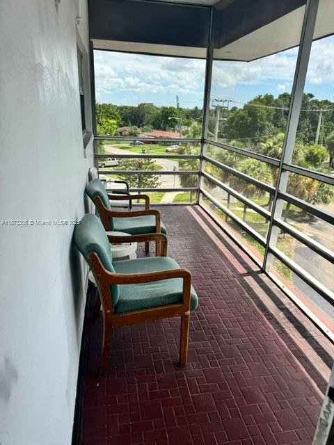 CASTLE APARTMENTS 17 COND - Residential