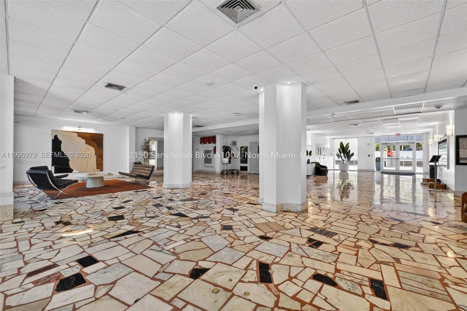 BAYVIEW TOWERS CONDO SOUT - Residential