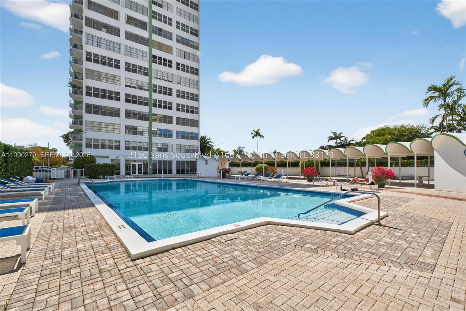 BAYVIEW TOWERS CONDO SOUT - Residential