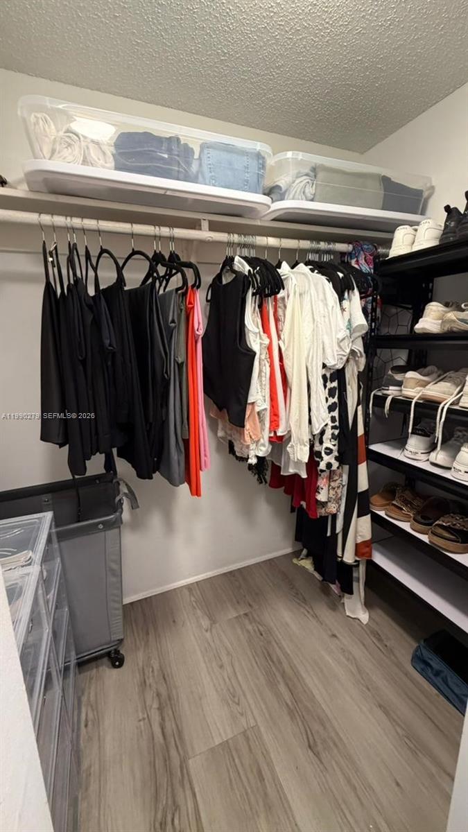 BAYVIEW TOWERS CONDO SOUT - Residential