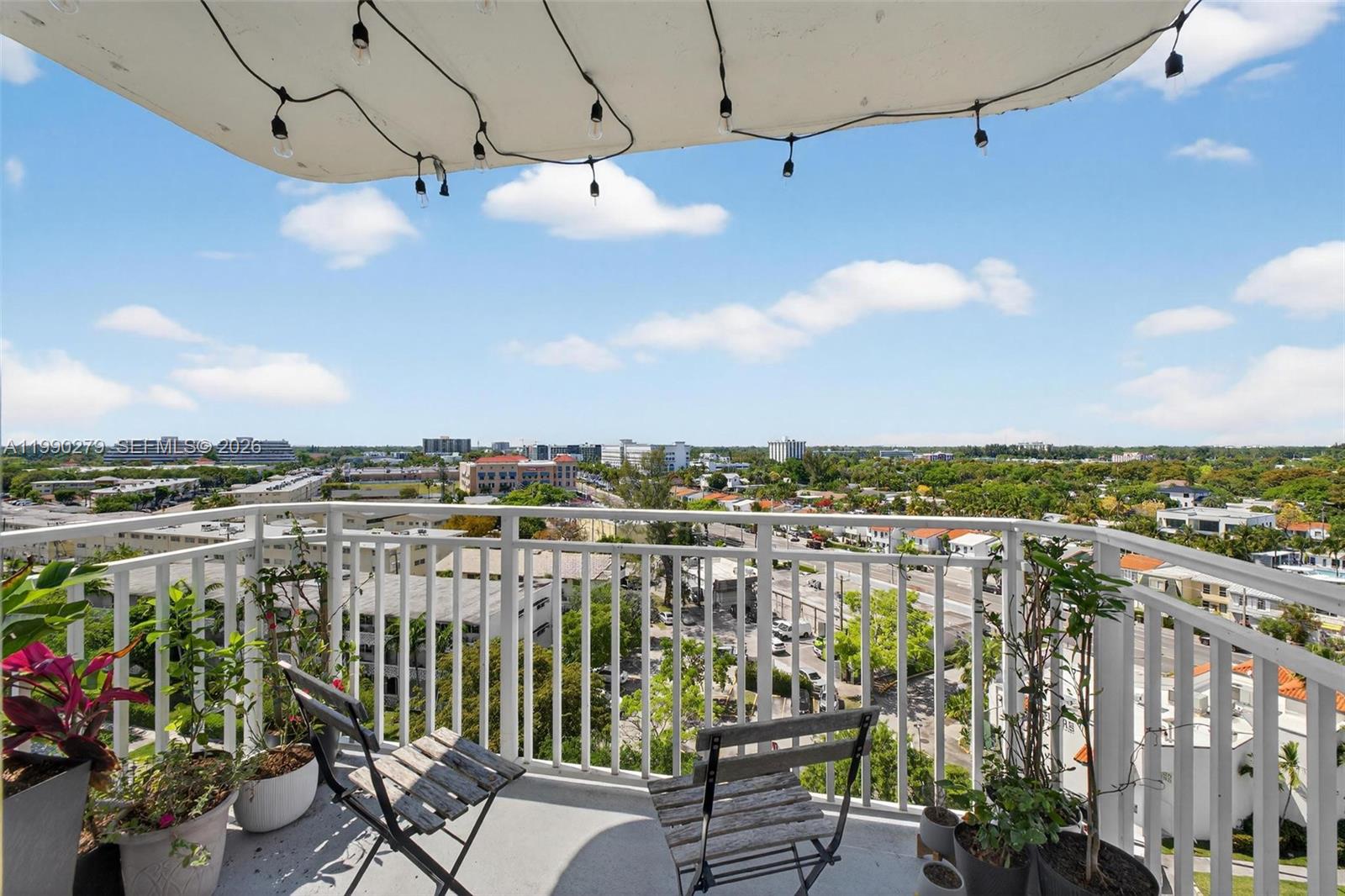 BAYVIEW TOWERS CONDO SOUT - Residential