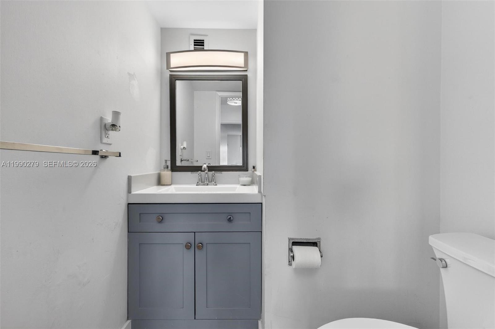 BAYVIEW TOWERS CONDO SOUT - Residential