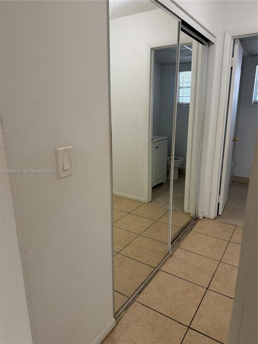 LAUDERDALE OAKS CONDO 10 - Residential