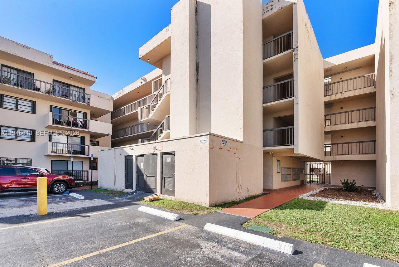 WESTCHESTER POINT CONDO - Residential