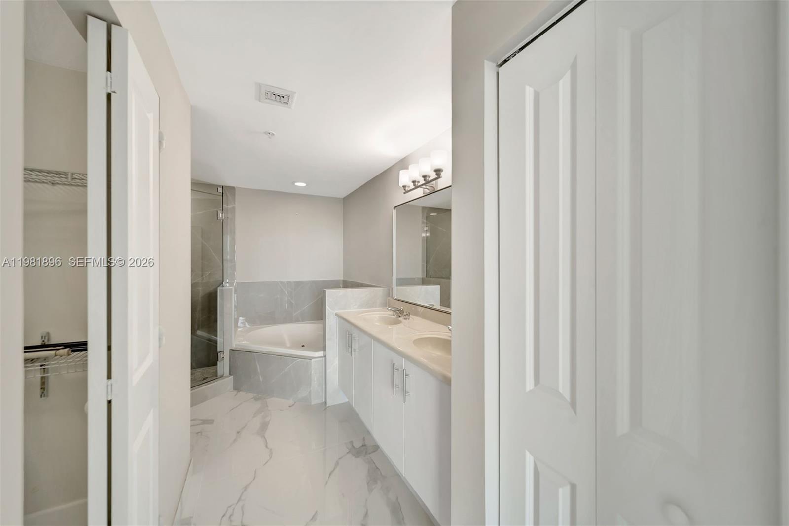 360 CONDO A - Residential