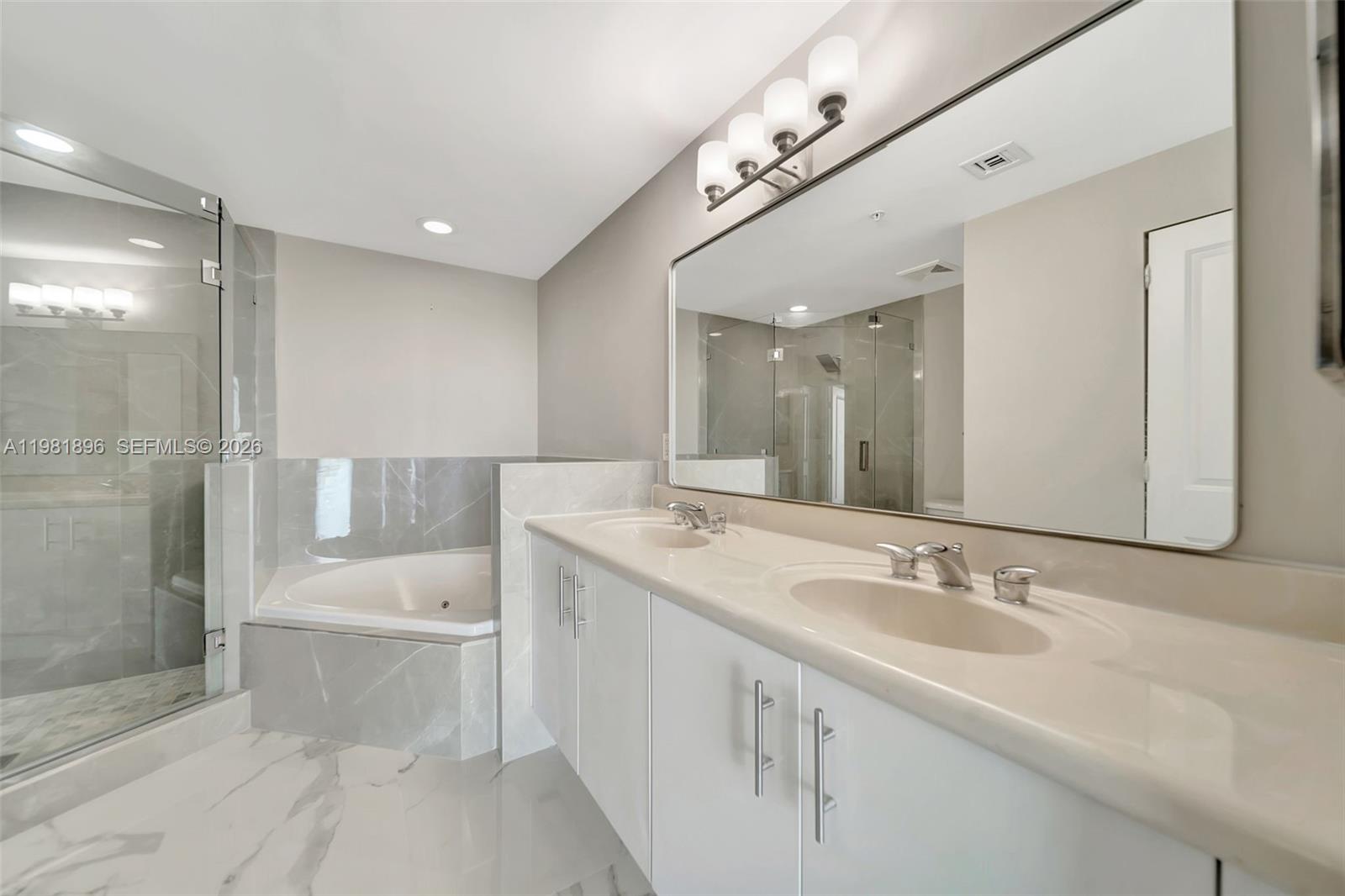 360 CONDO A - Residential