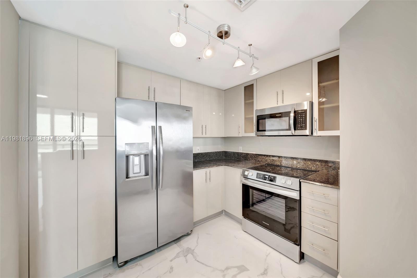 360 CONDO A - Residential