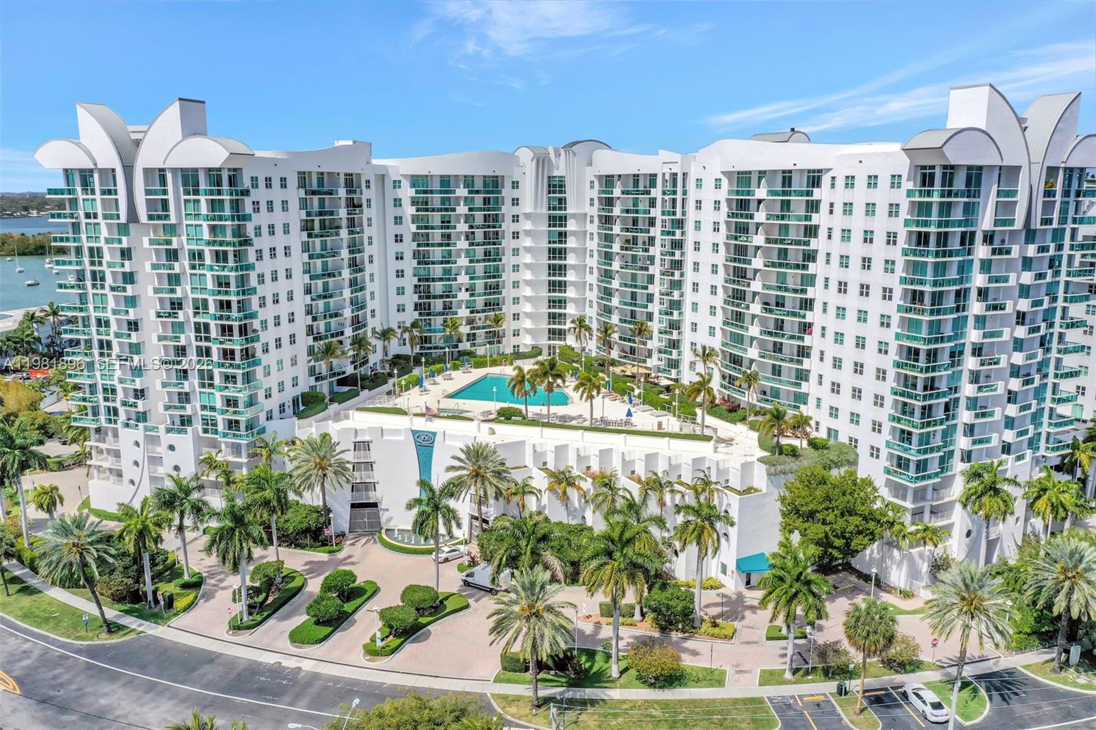 360 CONDO A - Residential