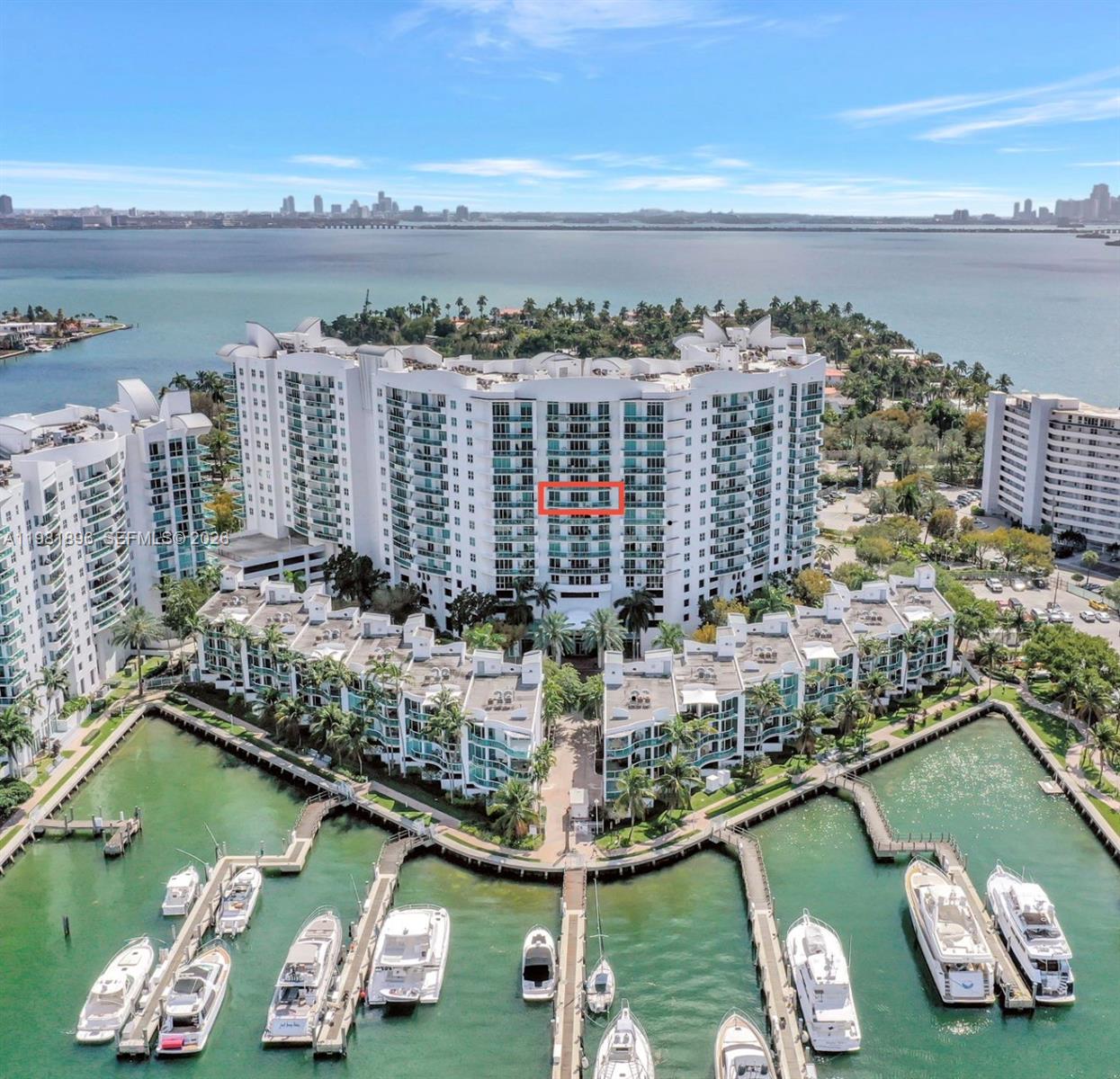 7900 Harbor Island Dr 1001