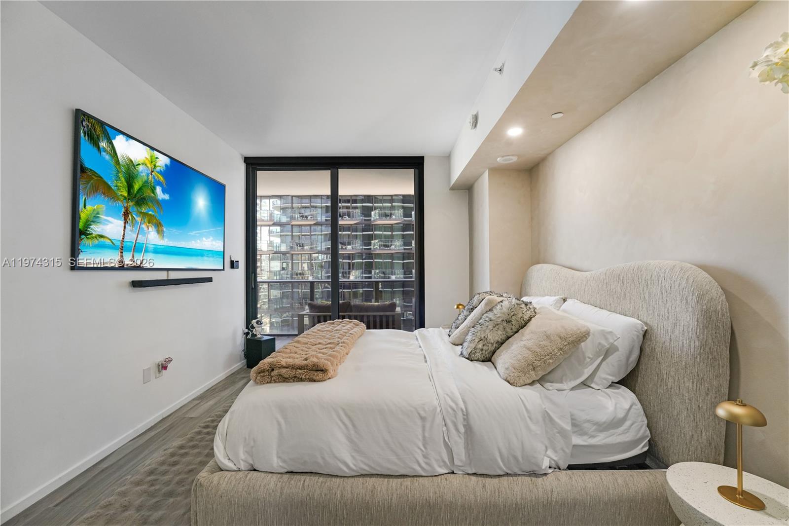 801 SMA RESIDENCES CONDO - Residential