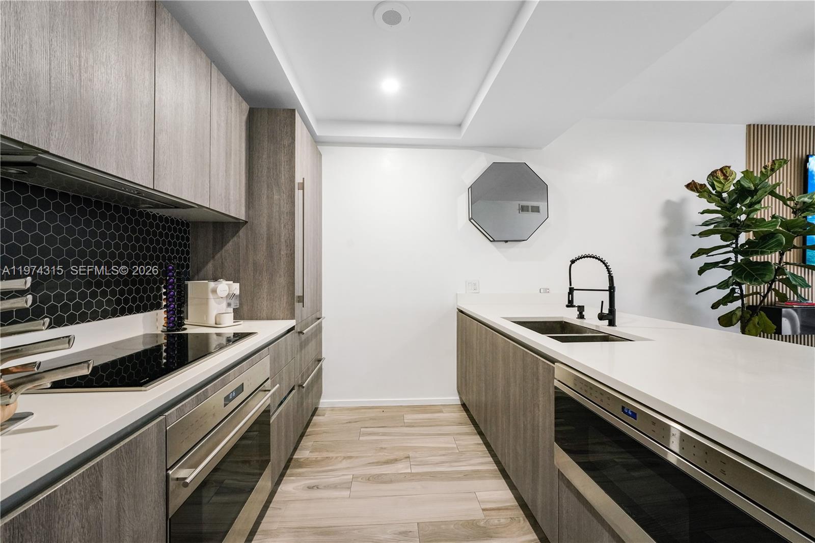 801 SMA RESIDENCES CONDO - Residential