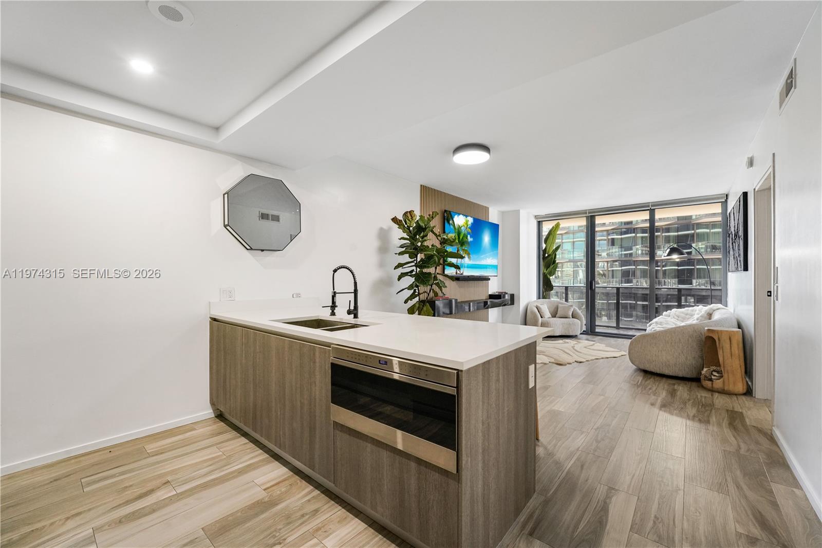 801 SMA RESIDENCES CONDO - Residential