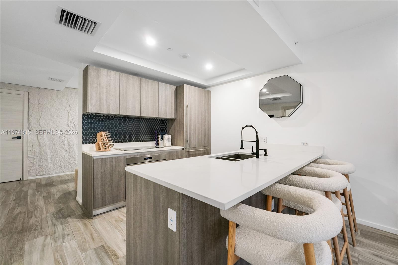 801 SMA RESIDENCES CONDO - Residential