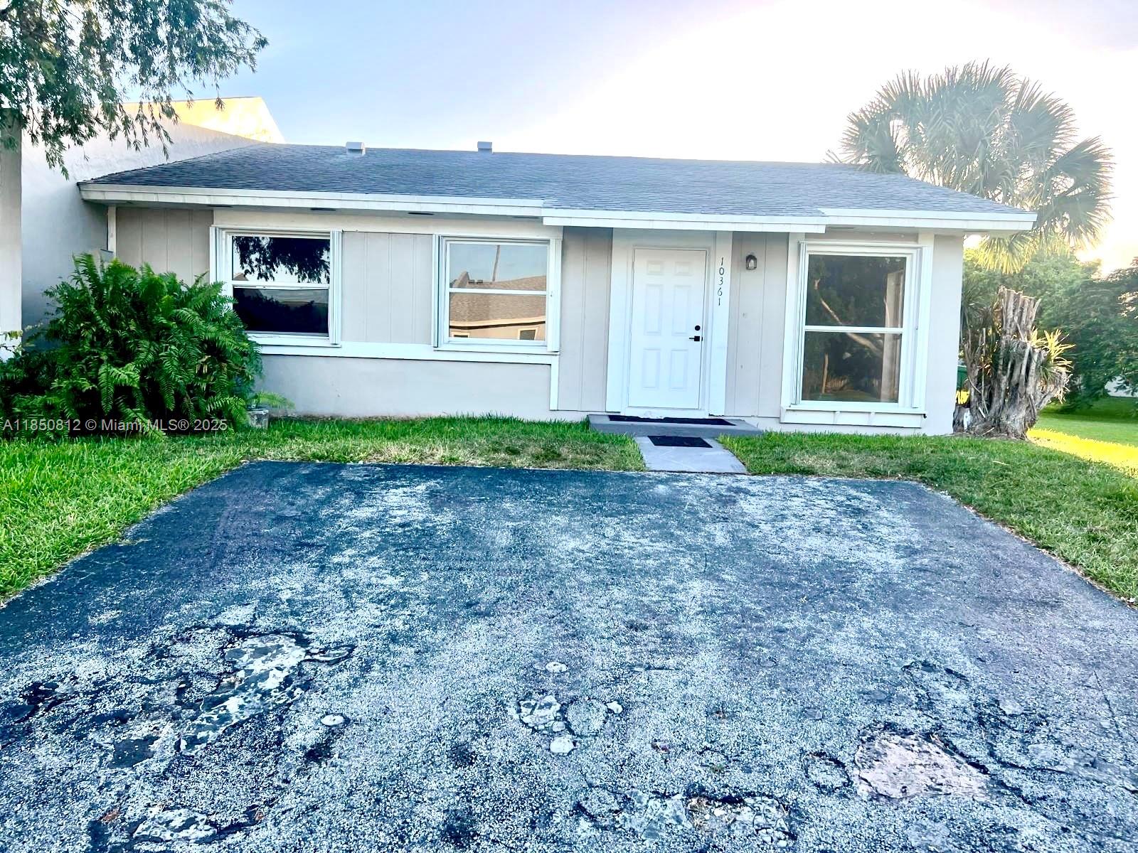 Beautifully remodeled 3-bedroom, 2-bath corner townhome located near a golf course and children’s play area. Freshly painted with new floors, fully updated bathrooms, and a brand-new washer and dryer. Enjoy a private backyard with endless potential—ideal for pets, kids, or relaxing summer evenings. Prime location just minutes from the Turnpike, shopping centers, and malls. This is the perfect rental property—move-in ready and full of charm!