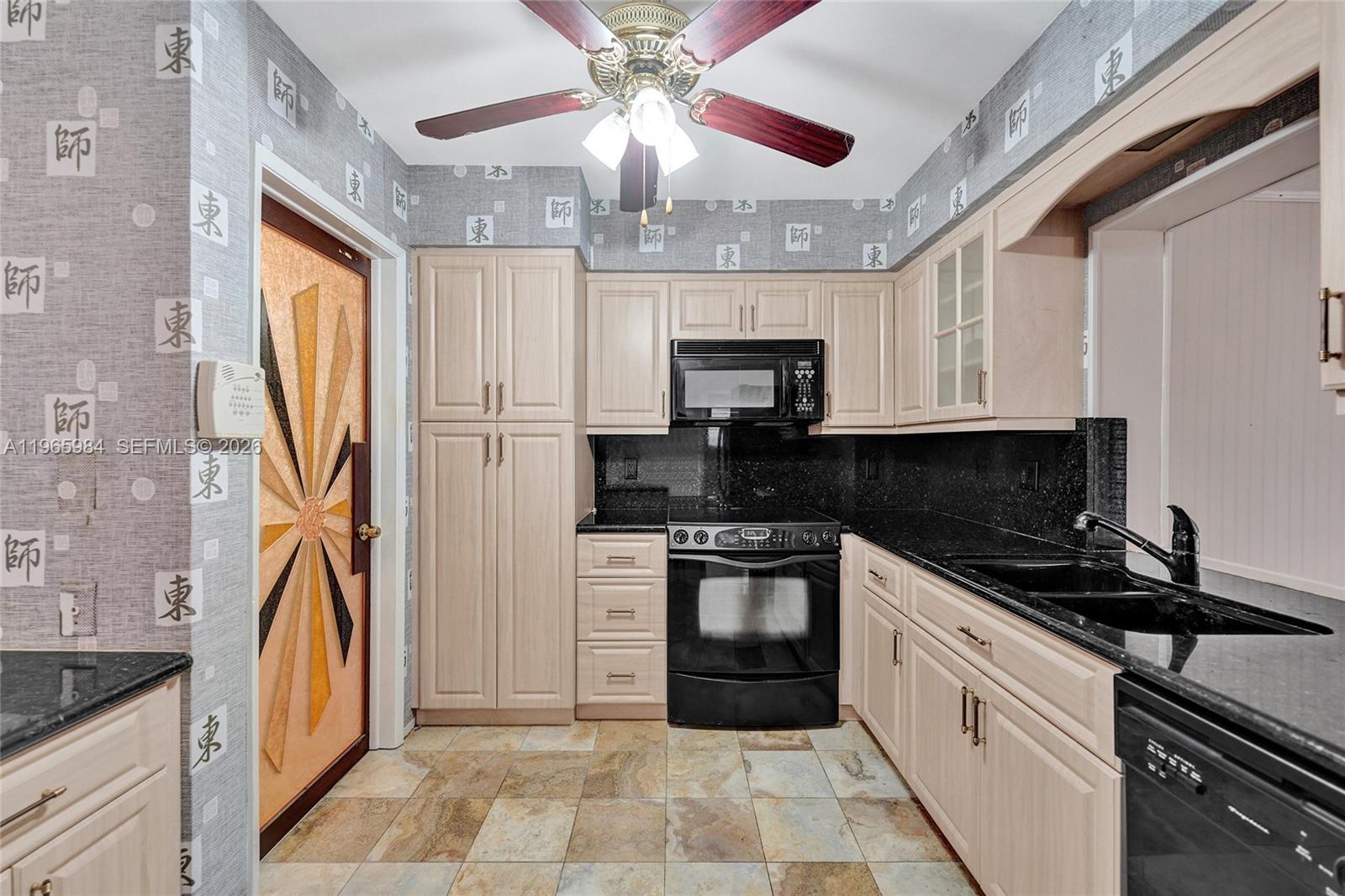 HOLLYWOOD HEIGHTS ADD SEC - Residential