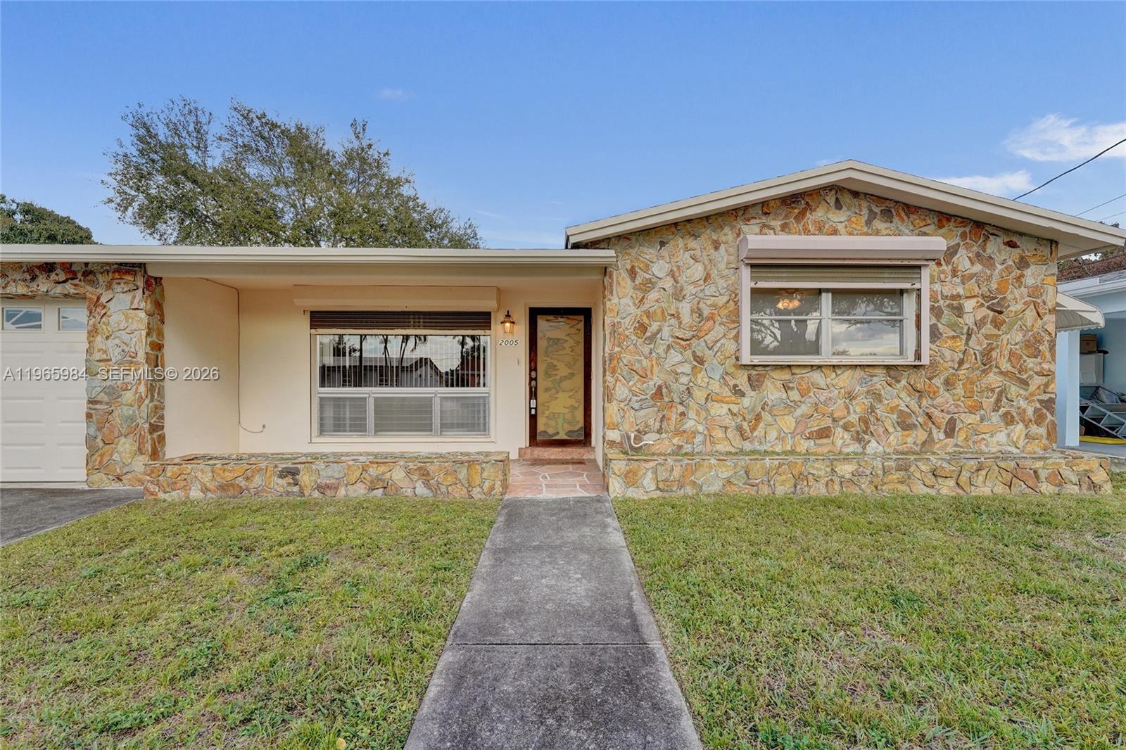 HOLLYWOOD HEIGHTS ADD SEC - Residential