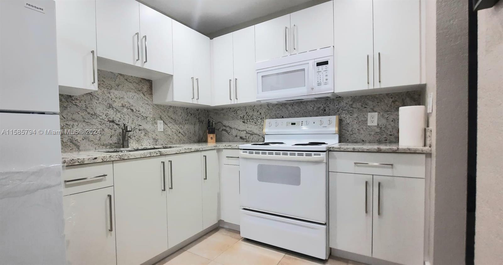 Property for Sale at 4771 Nw 10th Ct 106, Plantation, Miami-Dade County, Florida - Bedrooms: 1 
Bathrooms: 1  - $139,900