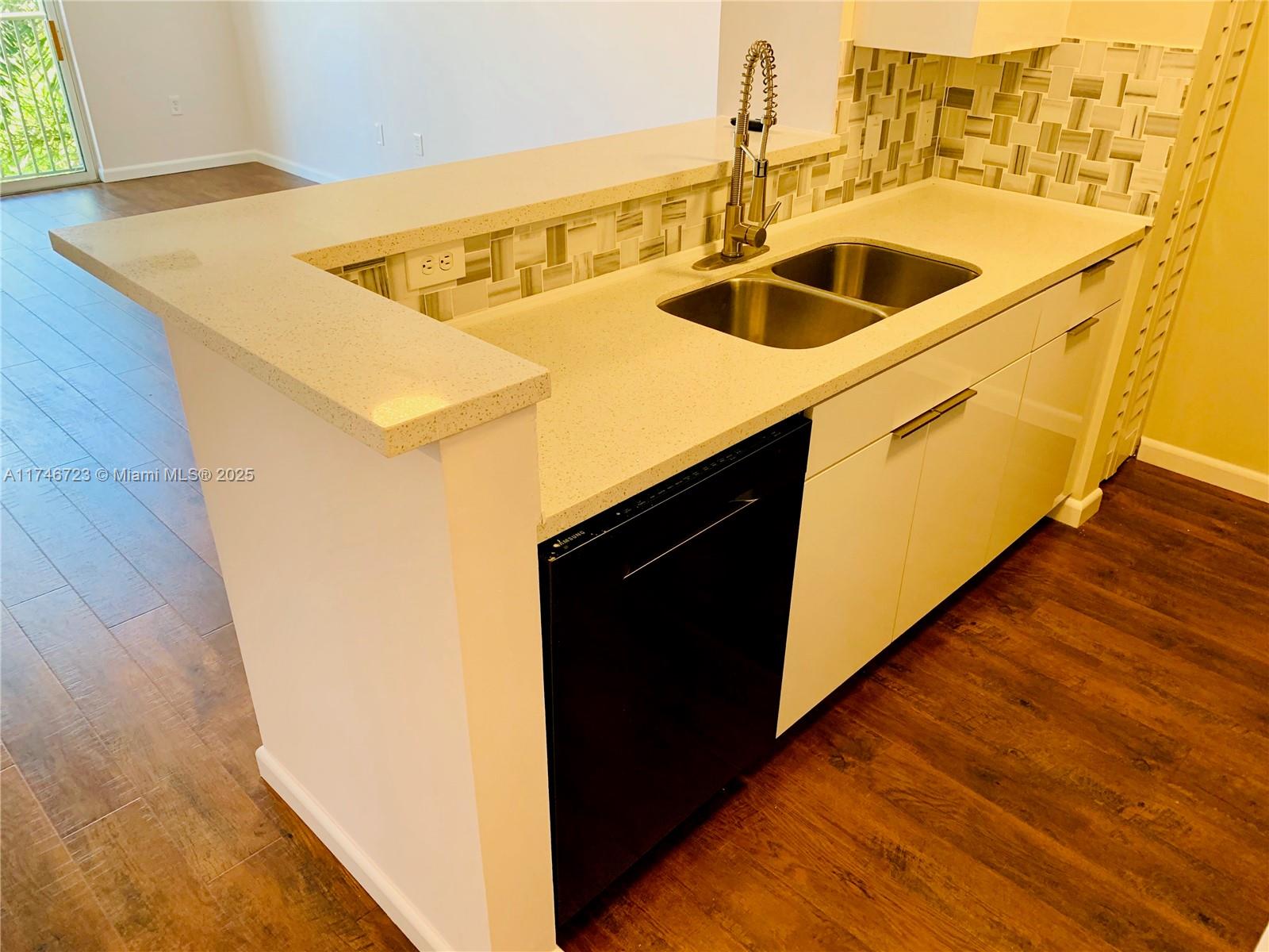REGENT PARK CONDO - Residential