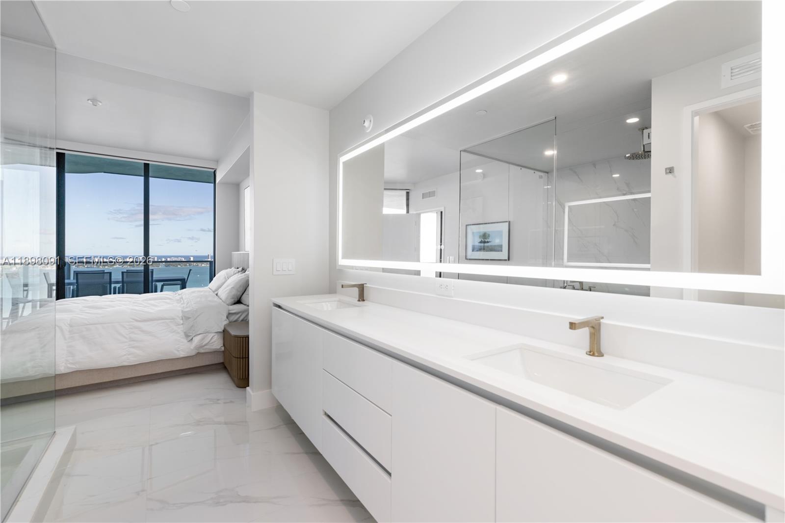 ARIA RESERVE - Residential