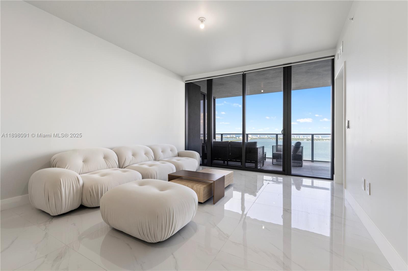 ARIA RESERVE - Residential