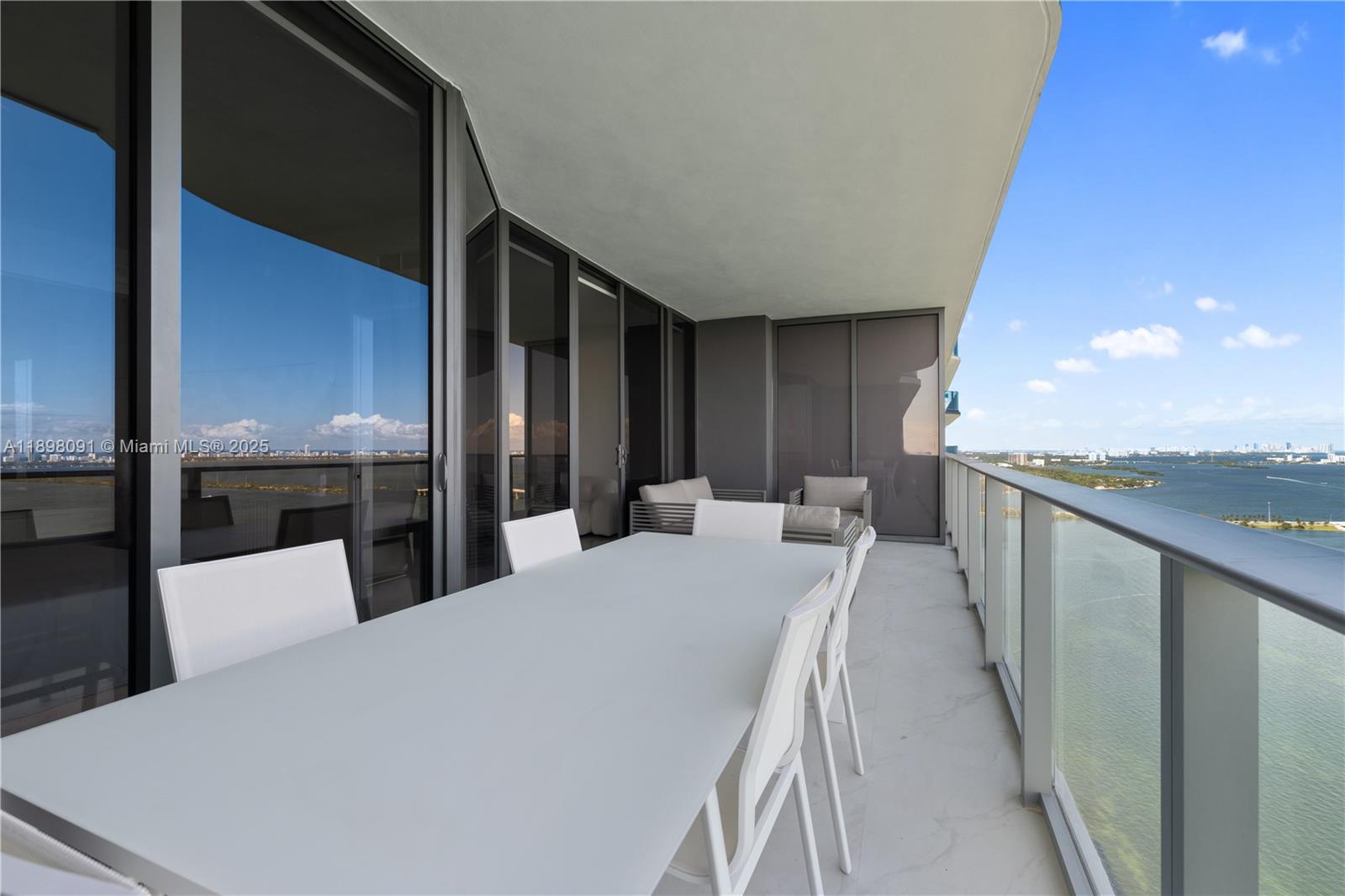 ARIA RESERVE - Residential