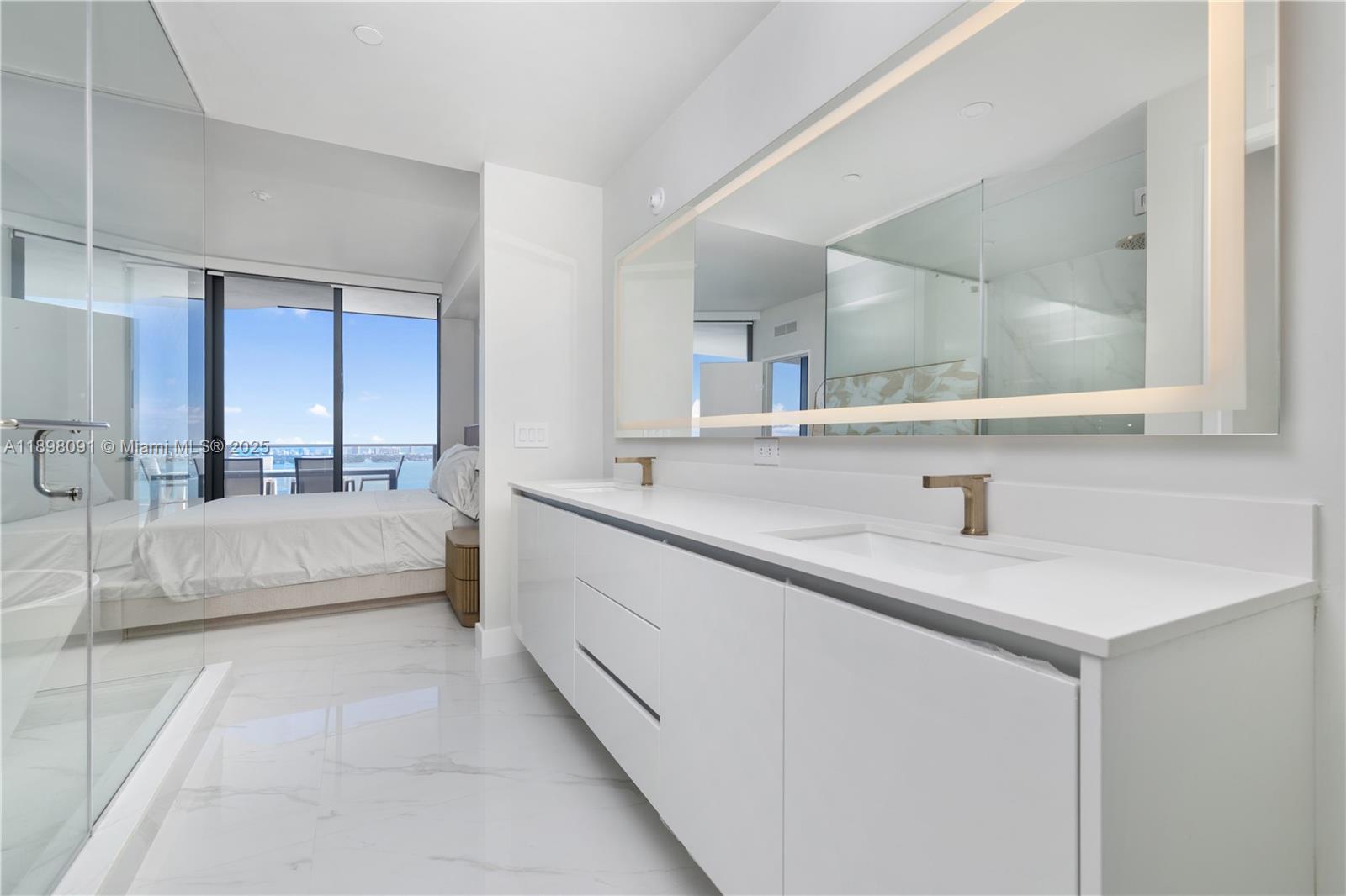 ARIA RESERVE - Residential