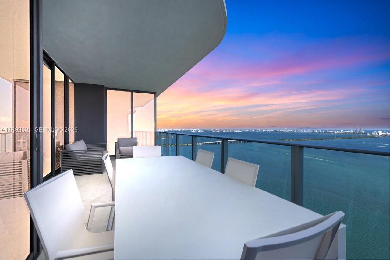 ARIA RESERVE - Residential