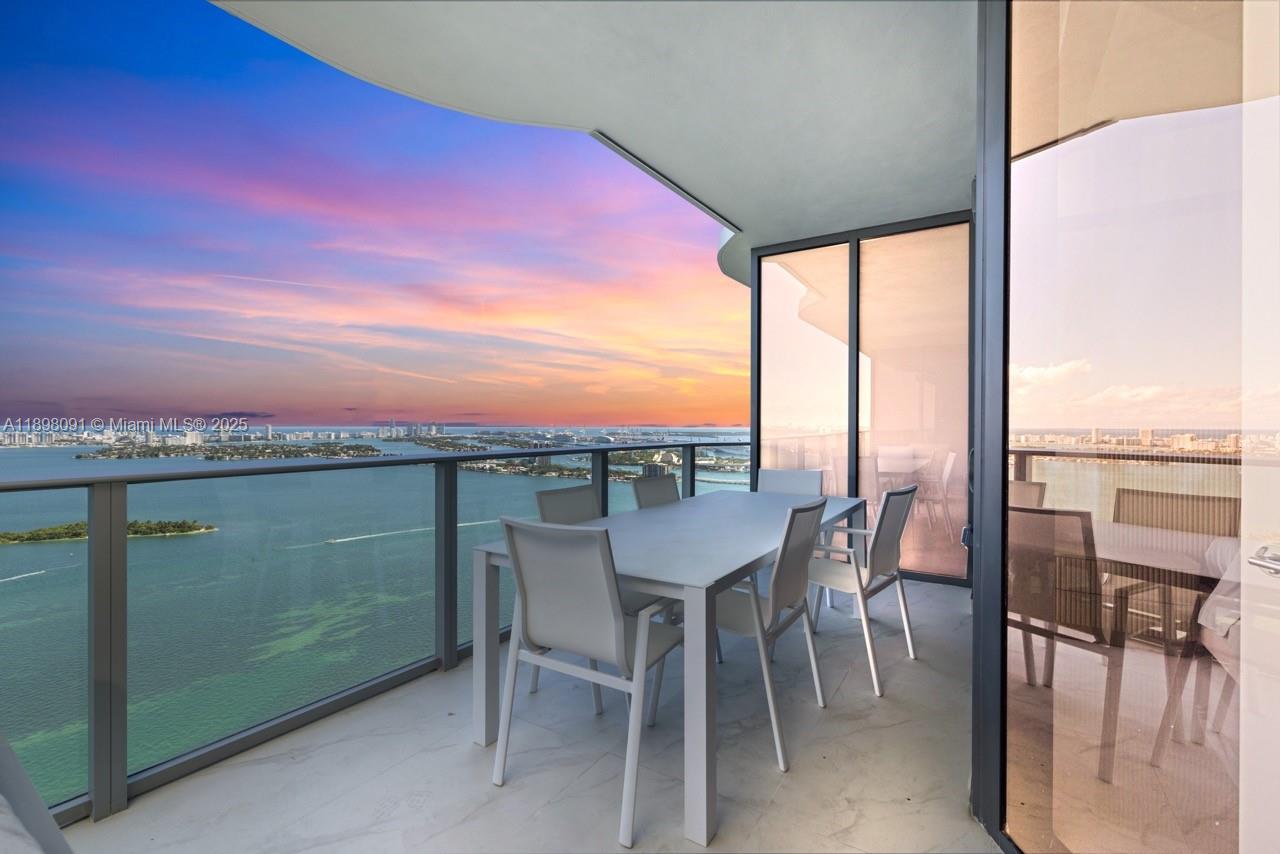 ARIA RESERVE - Residential