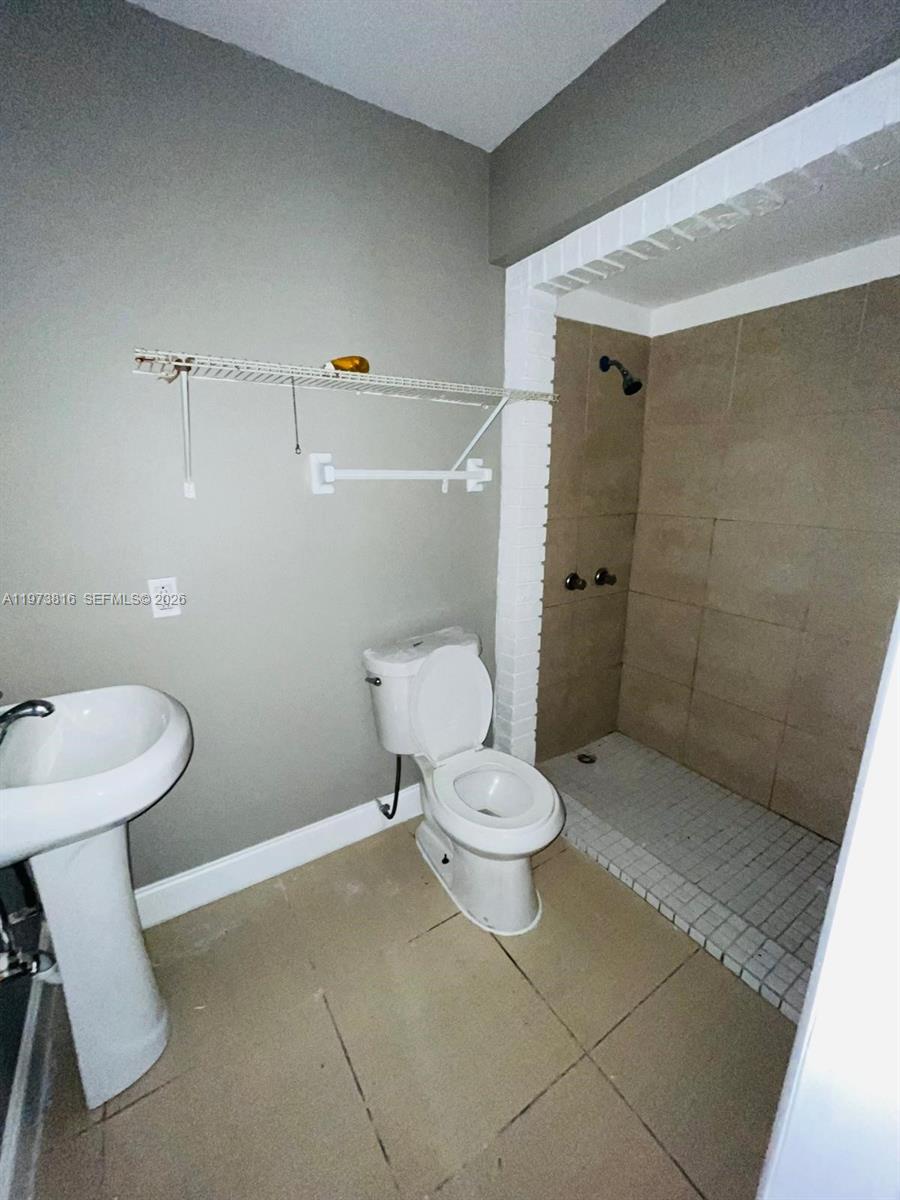 LAUDERDALE NORTH PARK SEC - Residential Lease