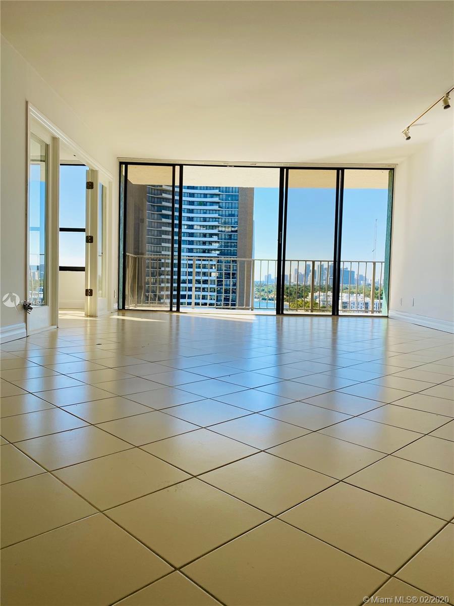 THE PALM BAY YACHT CLUB C - Residential Lease