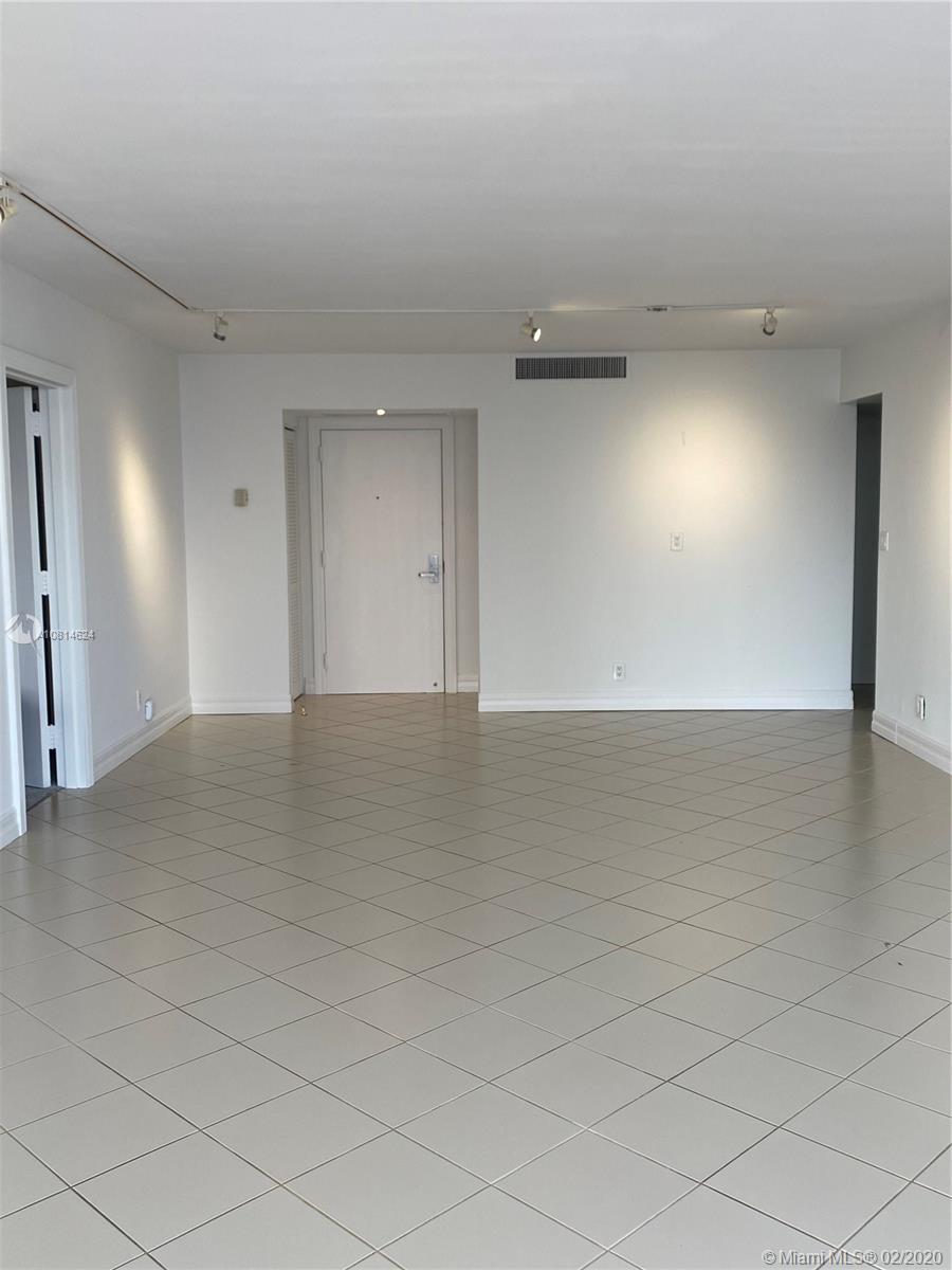THE PALM BAY YACHT CLUB C - Residential Lease