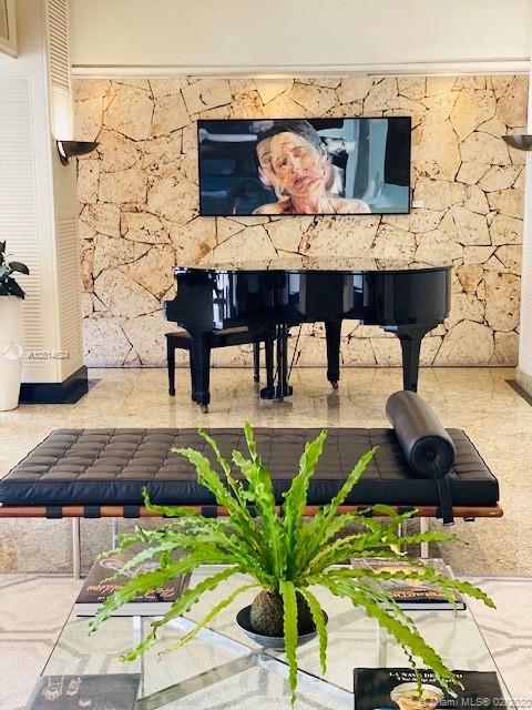 THE PALM BAY YACHT CLUB C - Residential Lease