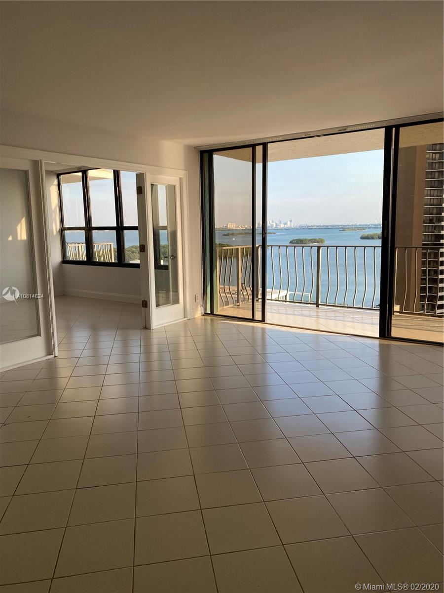 THE PALM BAY YACHT CLUB C - Residential Lease