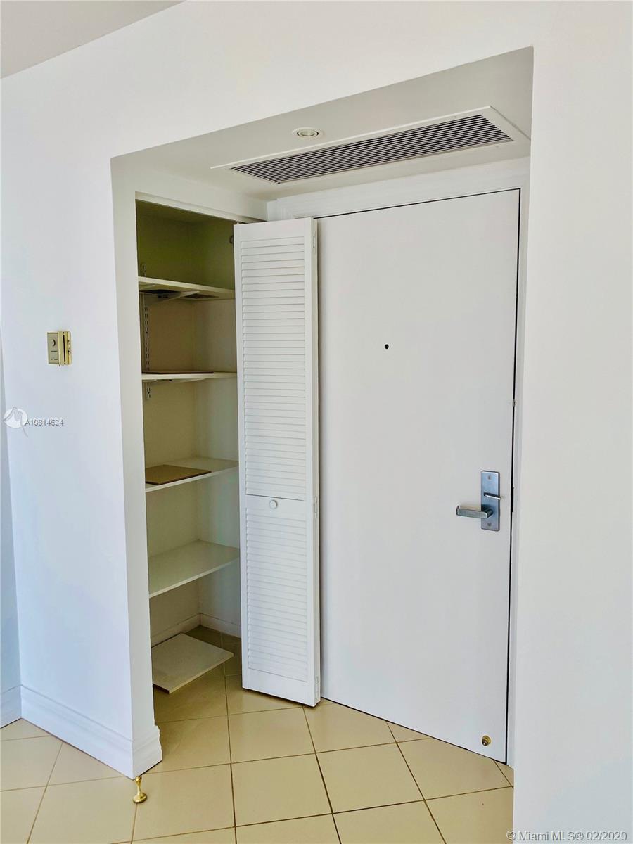 THE PALM BAY YACHT CLUB C - Residential Lease