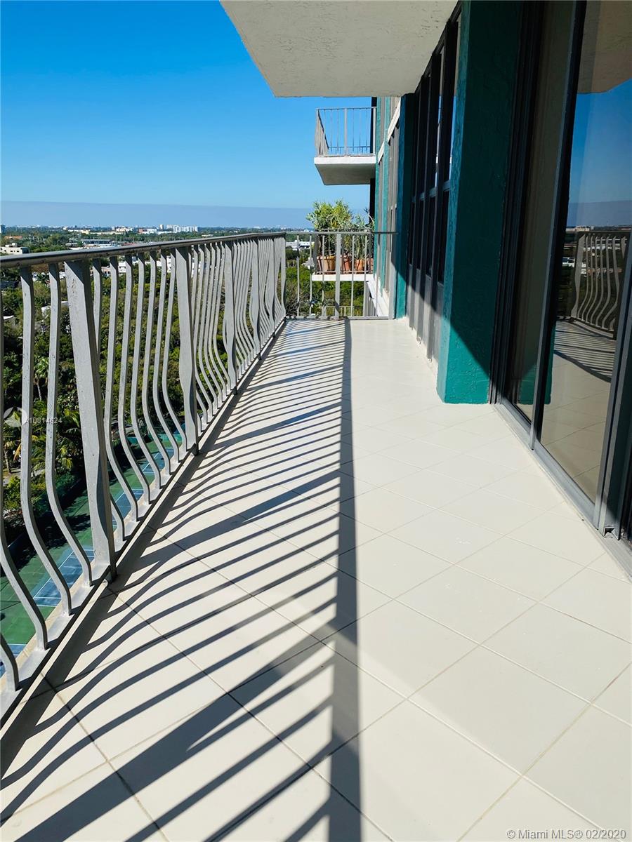 THE PALM BAY YACHT CLUB C - Residential Lease