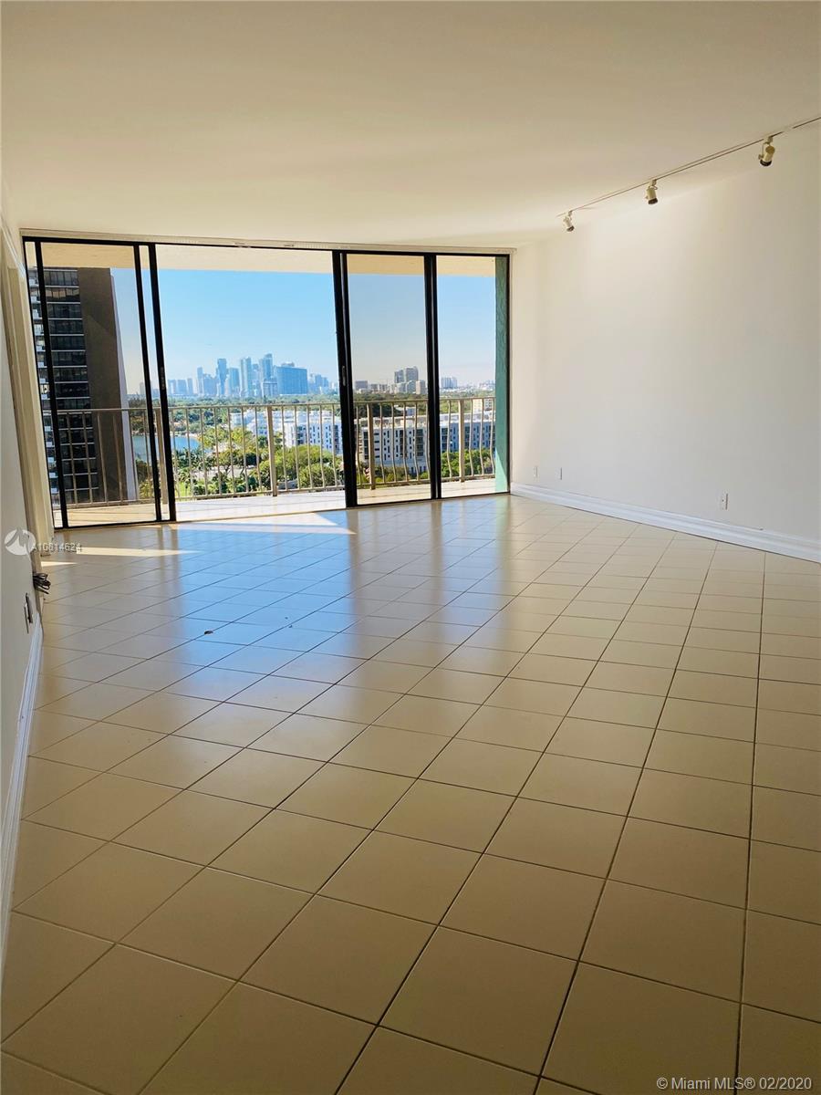 THE PALM BAY YACHT CLUB C - Residential Lease
