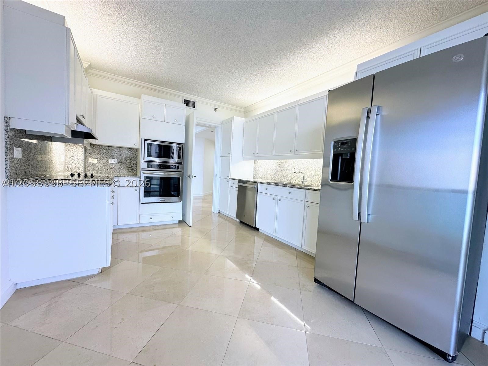 8855 Collins Ave 8A