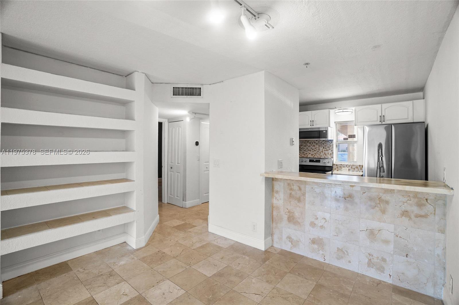 LAKEWOOD VILLAGE - Residential